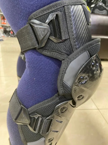 Ones Again Наколенники Carbon Fiber Force в Нижнем Новгороде
